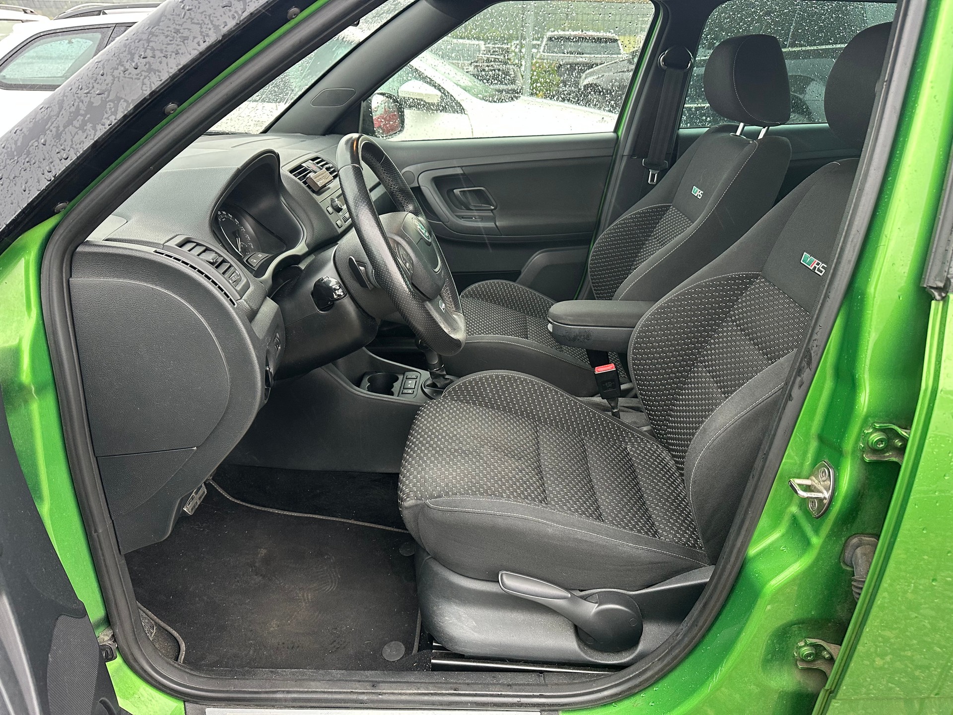SKODA Fabia 1.4 TSI RS DSG-image-6