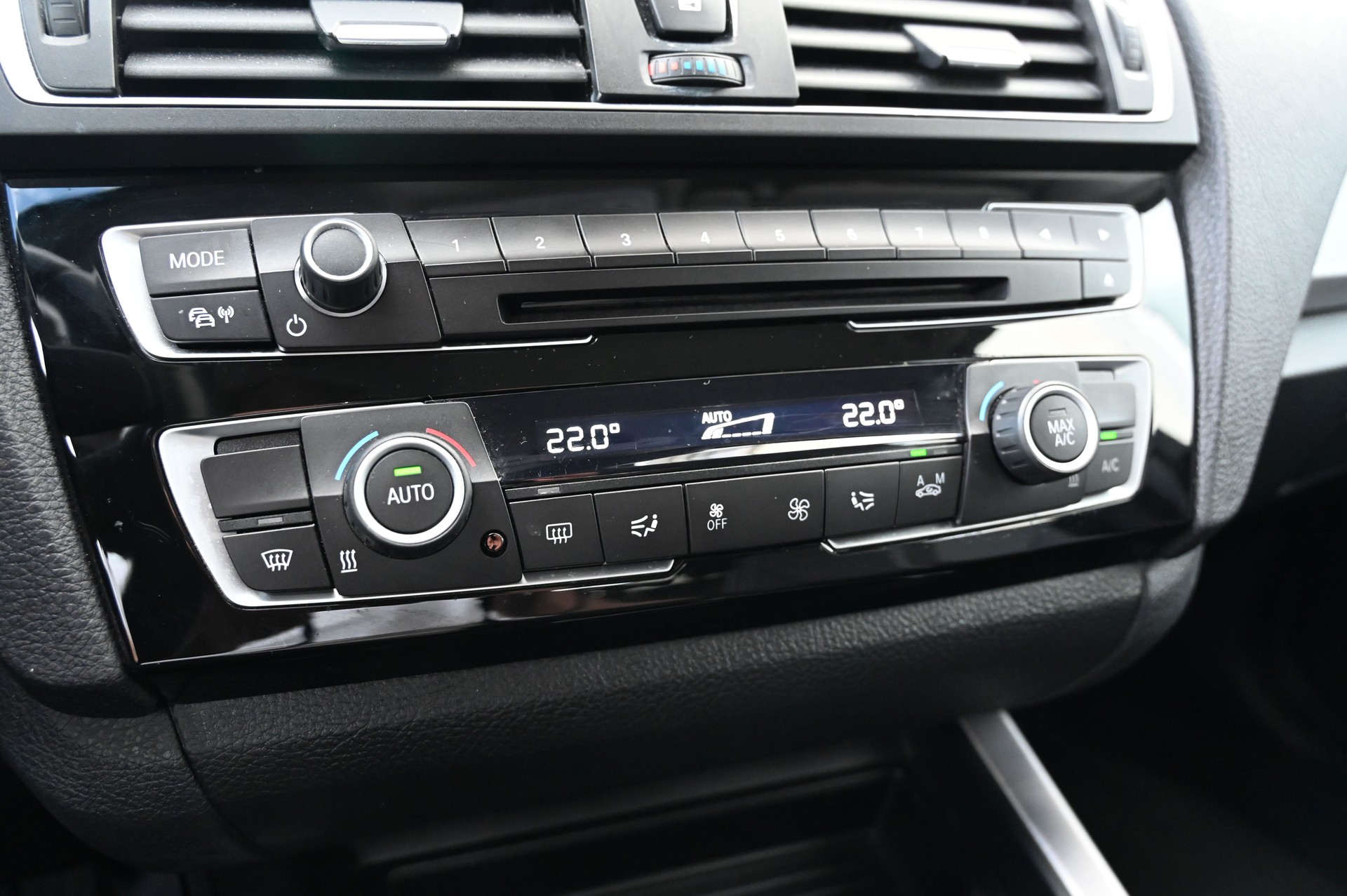 BMW 116d Urban Line Steptronic-image-25