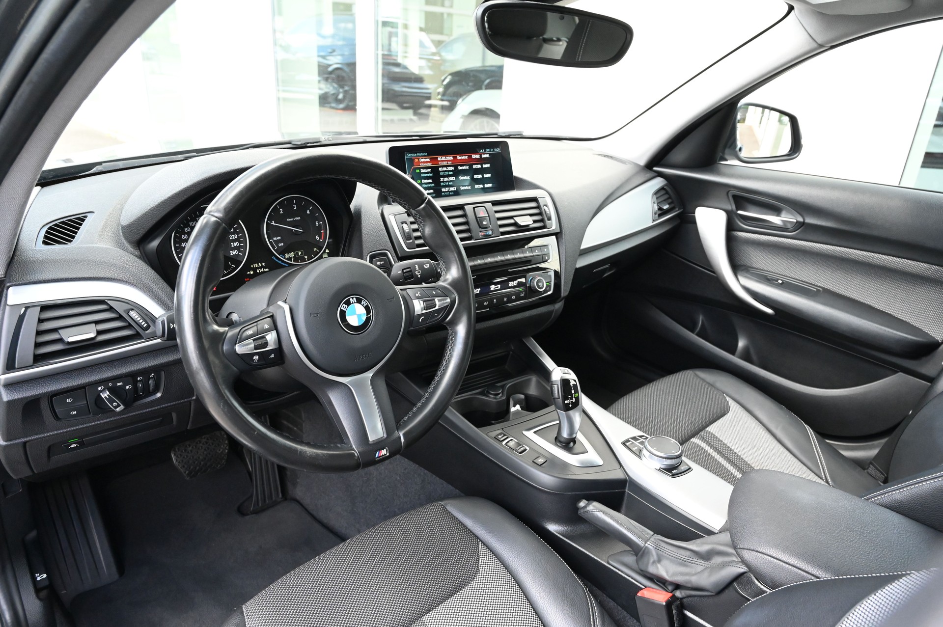 BMW 116d Urban Line Steptronic-image-8