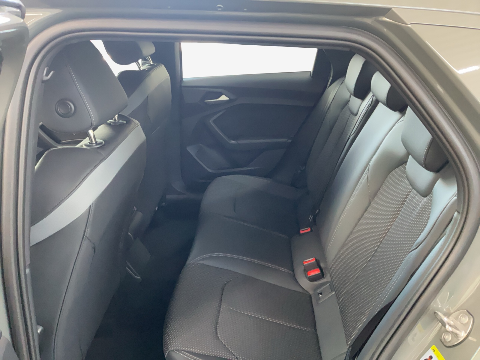 AUDI A1 Sportback 30 TFSI Attraction S-tronic-image-11