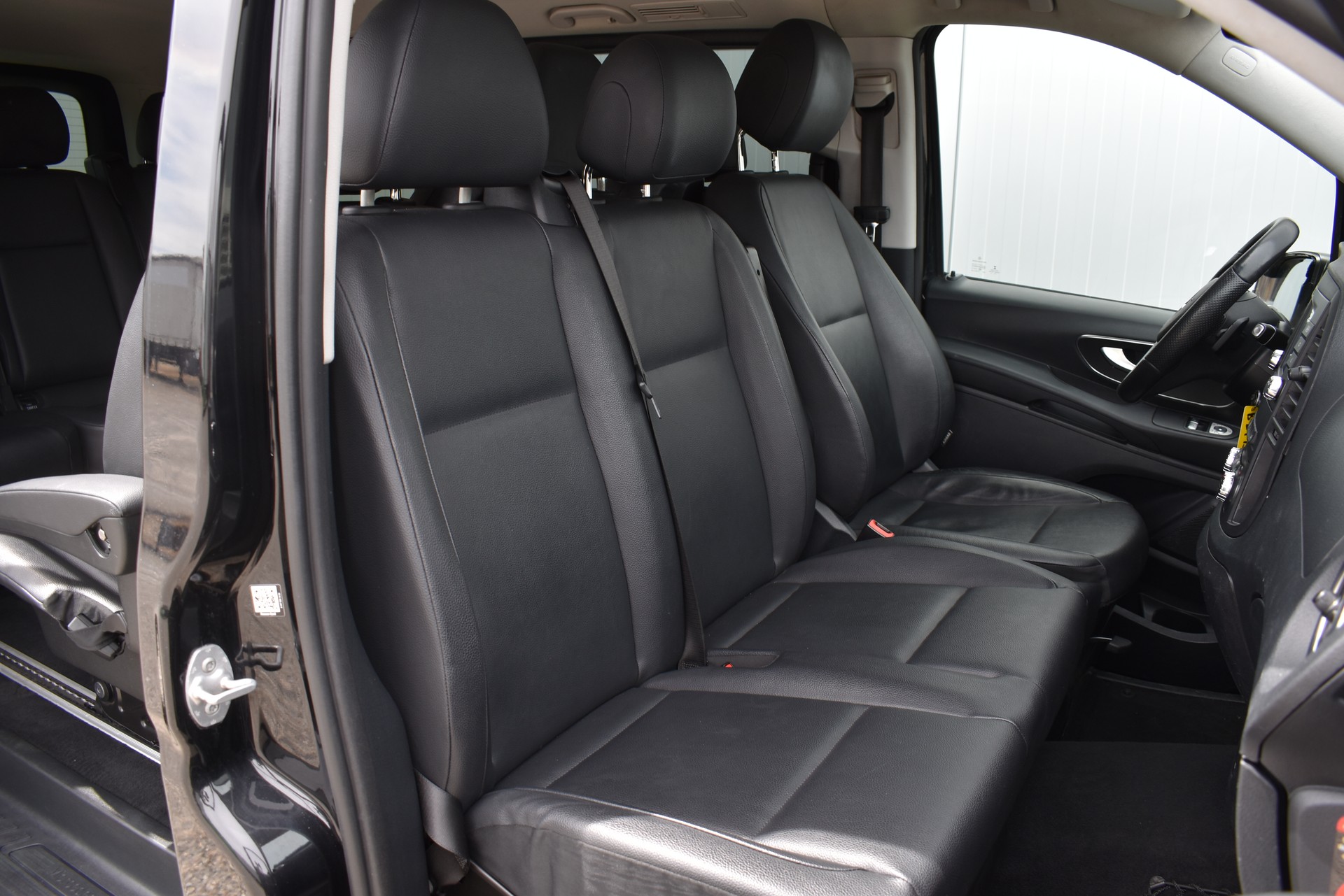 MERCEDES-BENZ Vito 116 CDI Lang Select Tourer 4Matic 9G-Tronic-image-15