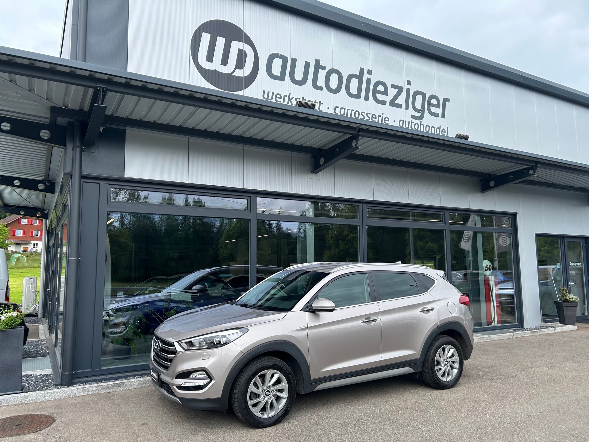 HYUNDAI Tucson 1.6 TGDI Plena 4WD Automatic-image-0