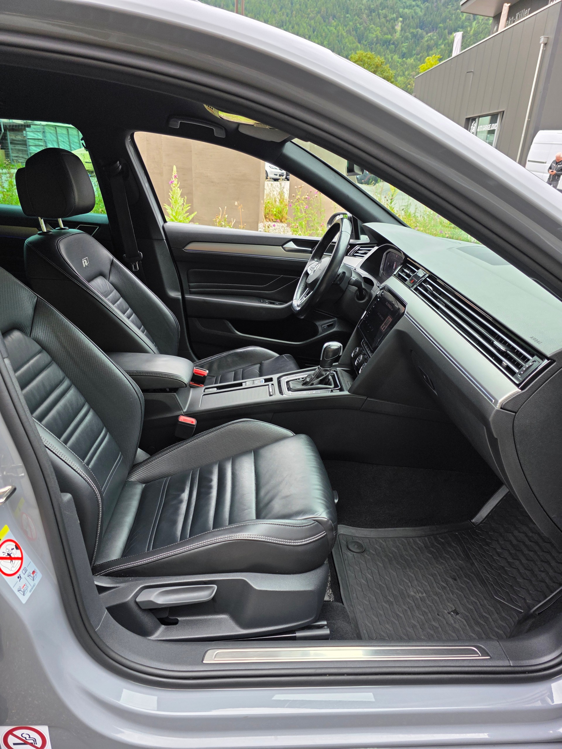 VW Passat 2.0 TDI BMT R-Line Edition 4Motion DSG-image-11