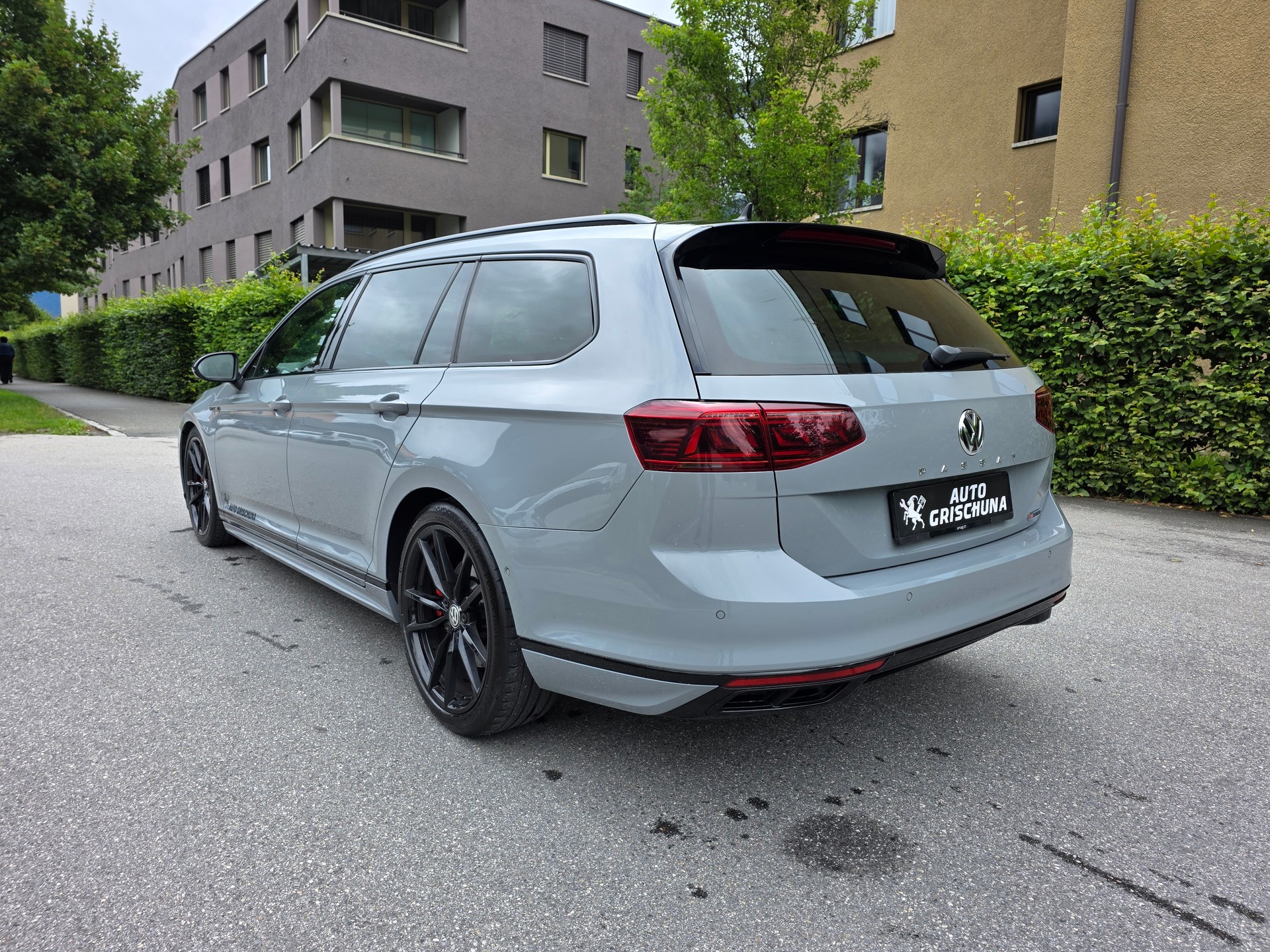 VW Passat 2.0 TDI BMT R-Line Edition 4Motion DSG-image-2