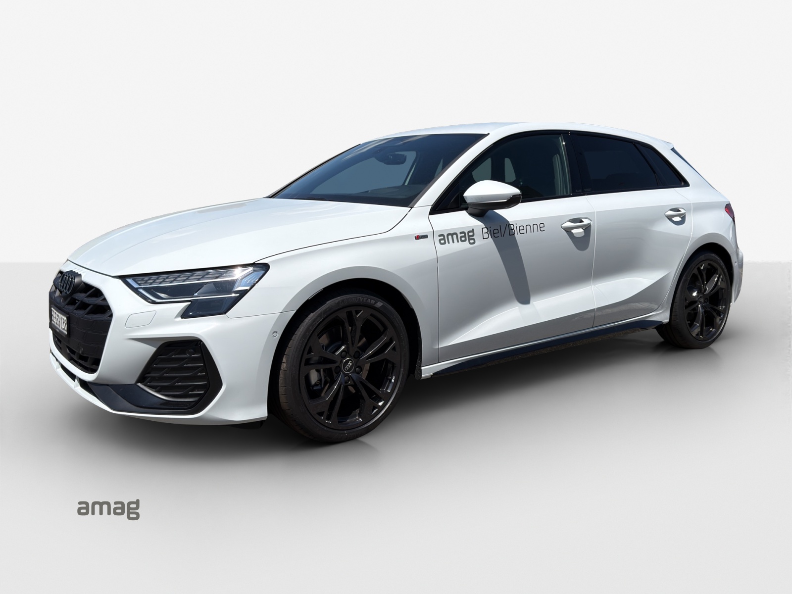 AUDI A3 Sportback TFSI 150 kW quattro S line S tronic-image-0