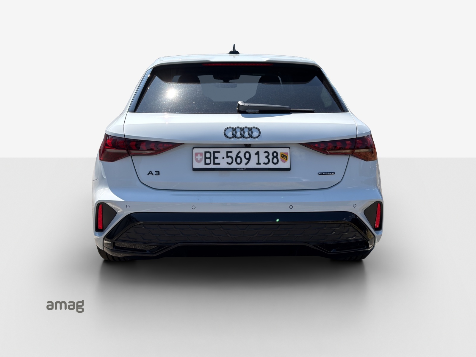 AUDI A3 Sportback TFSI 150 kW quattro S line S tronic-image-3