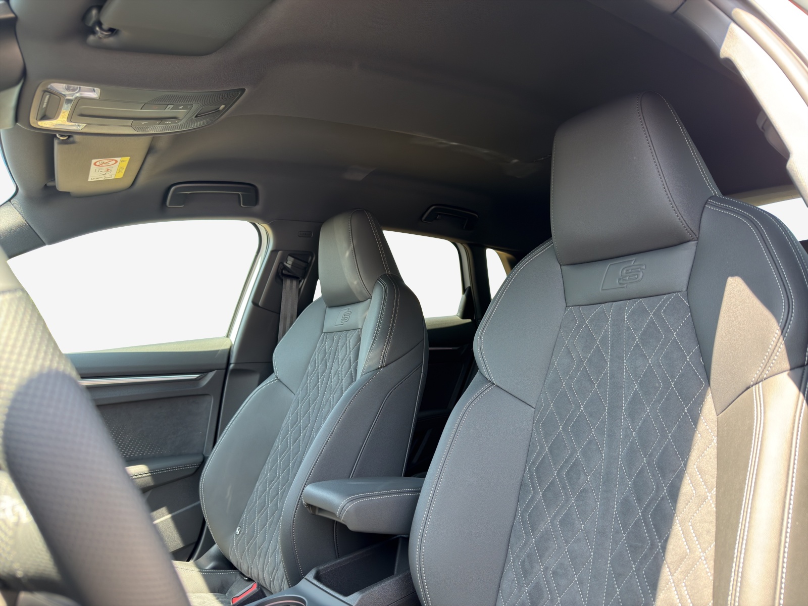 AUDI A3 Sportback TFSI 150 kW quattro S line S tronic-image-14