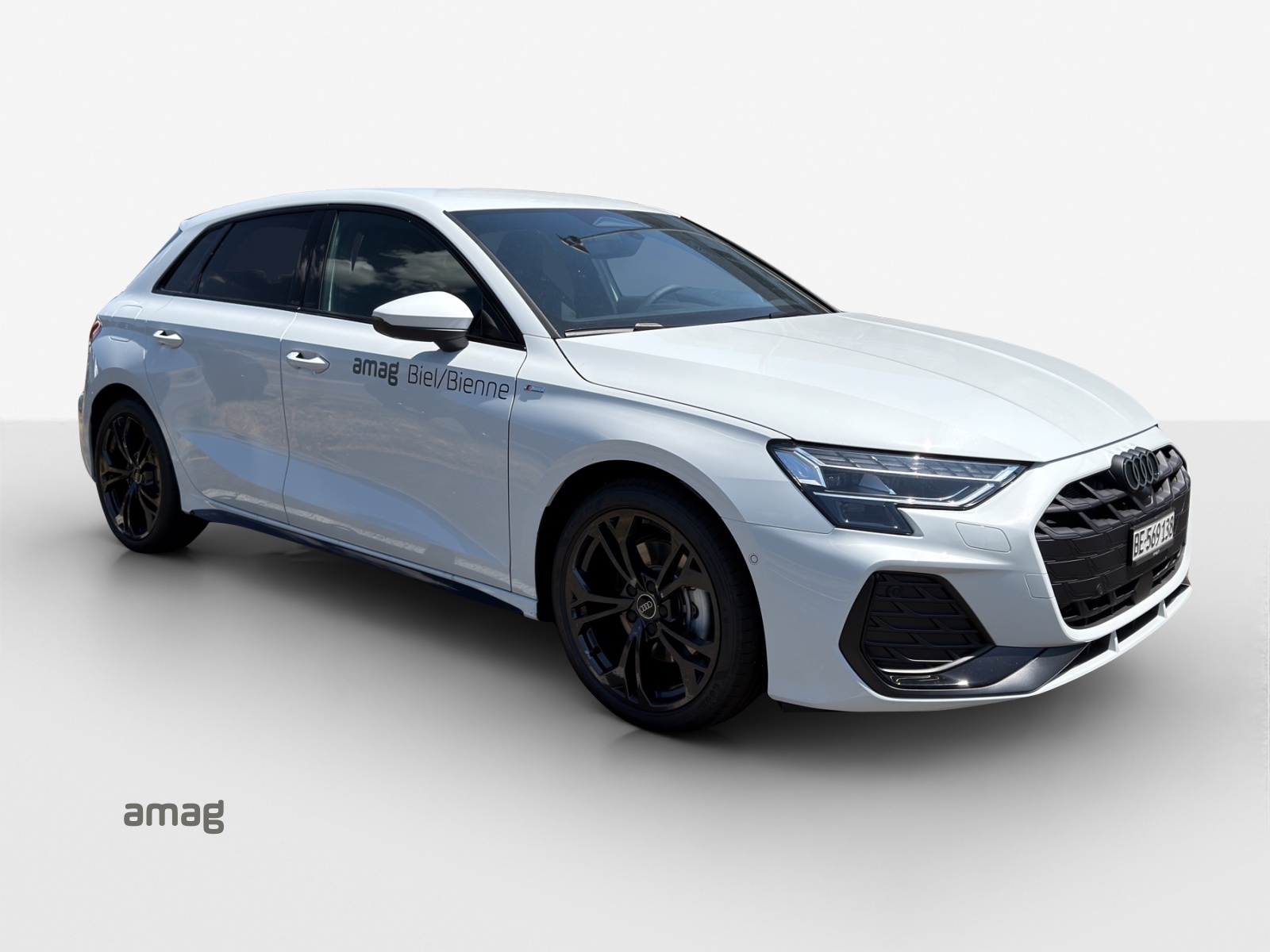 AUDI A3 Sportback TFSI 150 kW quattro S line S tronic-image-5