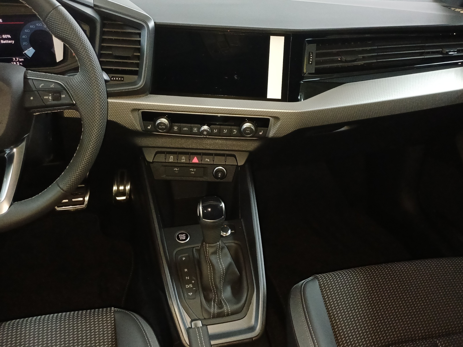 AUDI A1 Sportback 30 TFSI S Line S-tronic-image-10