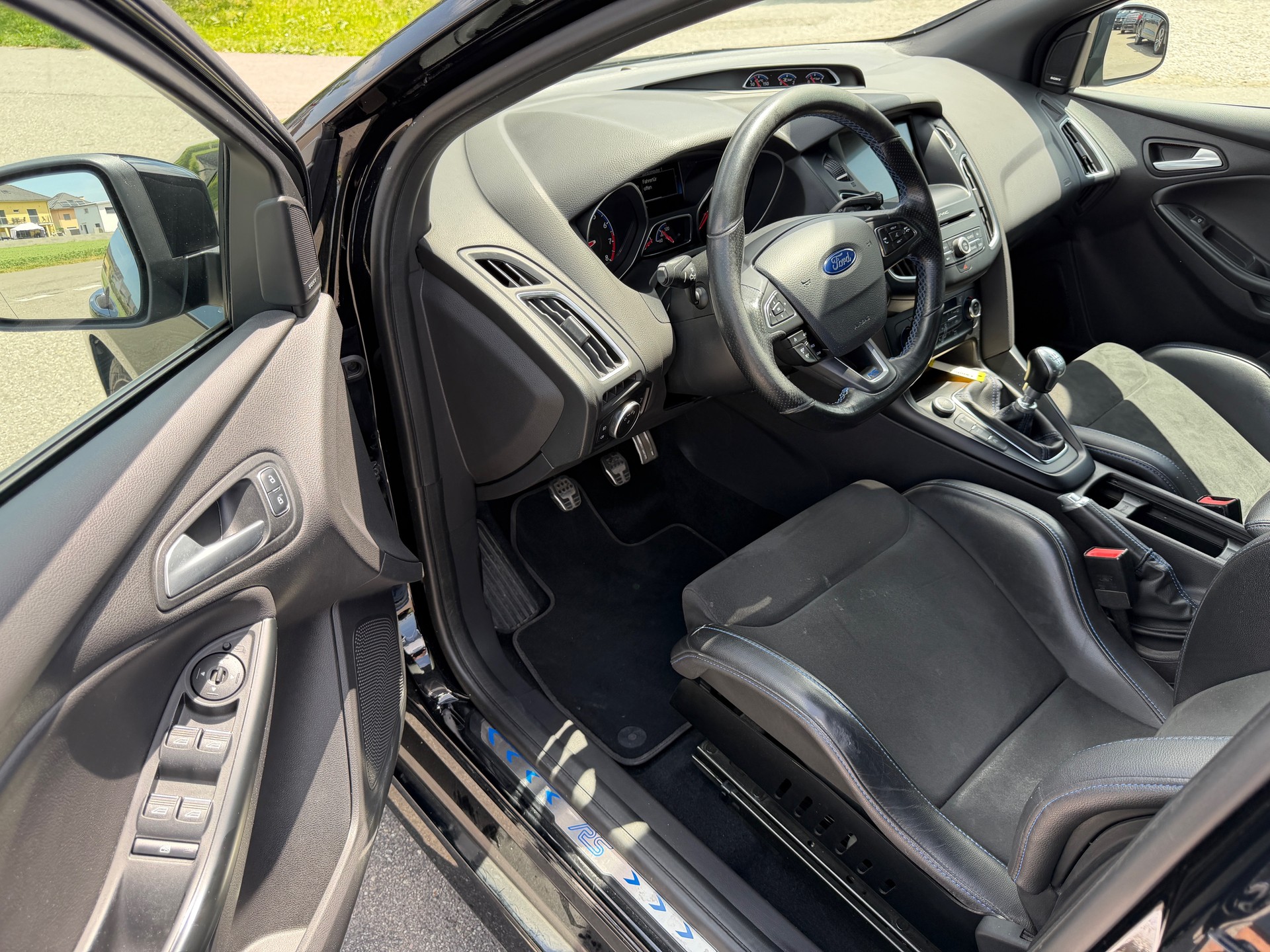 FORD Focus 2.3 EcoBoost RS AWD-image-8