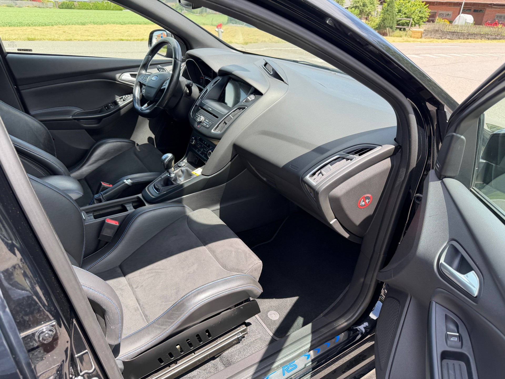 FORD Focus 2.3 EcoBoost RS AWD-image-9