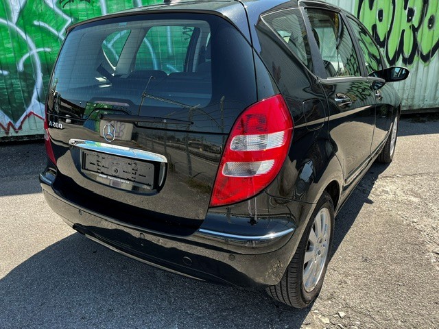MERCEDES-BENZ A 200 Elégance-image-6