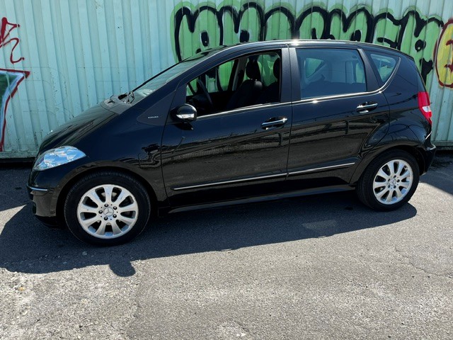 MERCEDES-BENZ A 200 Elégance-image-1