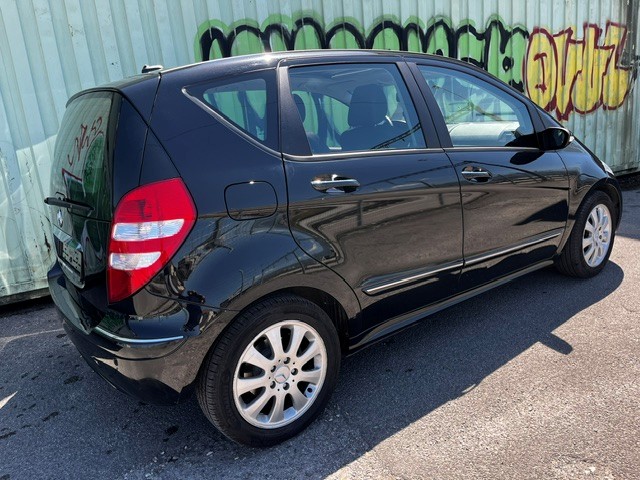 MERCEDES-BENZ A 200 Elégance-image-5