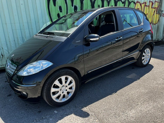 MERCEDES-BENZ A 200 Elégance-image-0