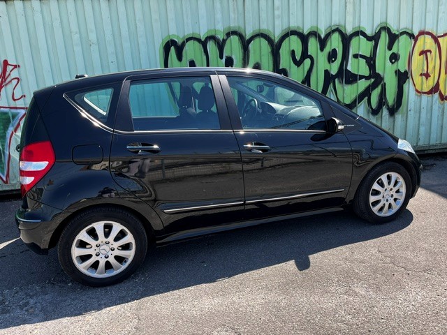 MERCEDES-BENZ A 200 Elégance-image-4