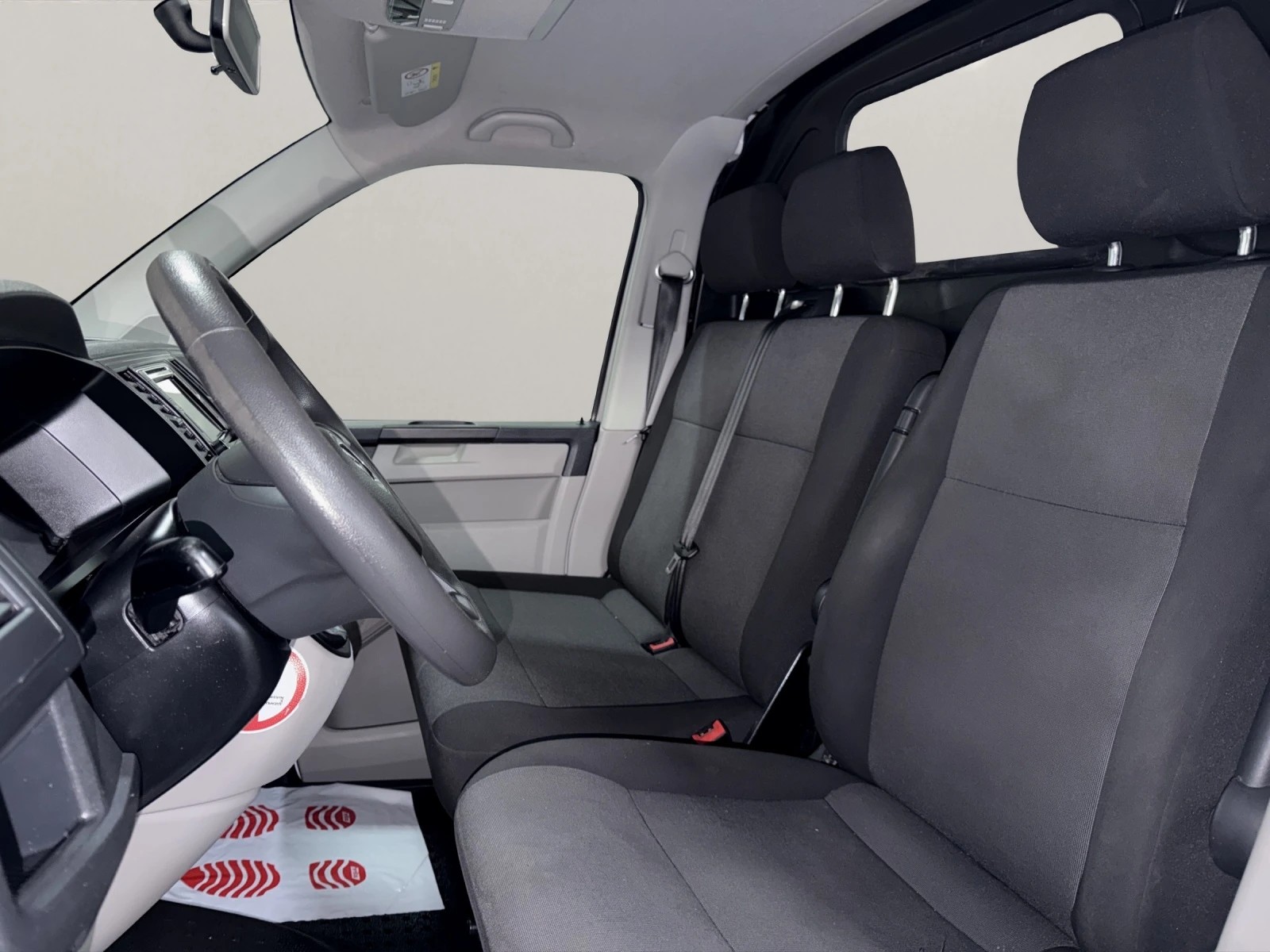 VW T6 2.0 TDI 4Motion Lang Version ( Mit AHK / Sortimo Regale )-image-9