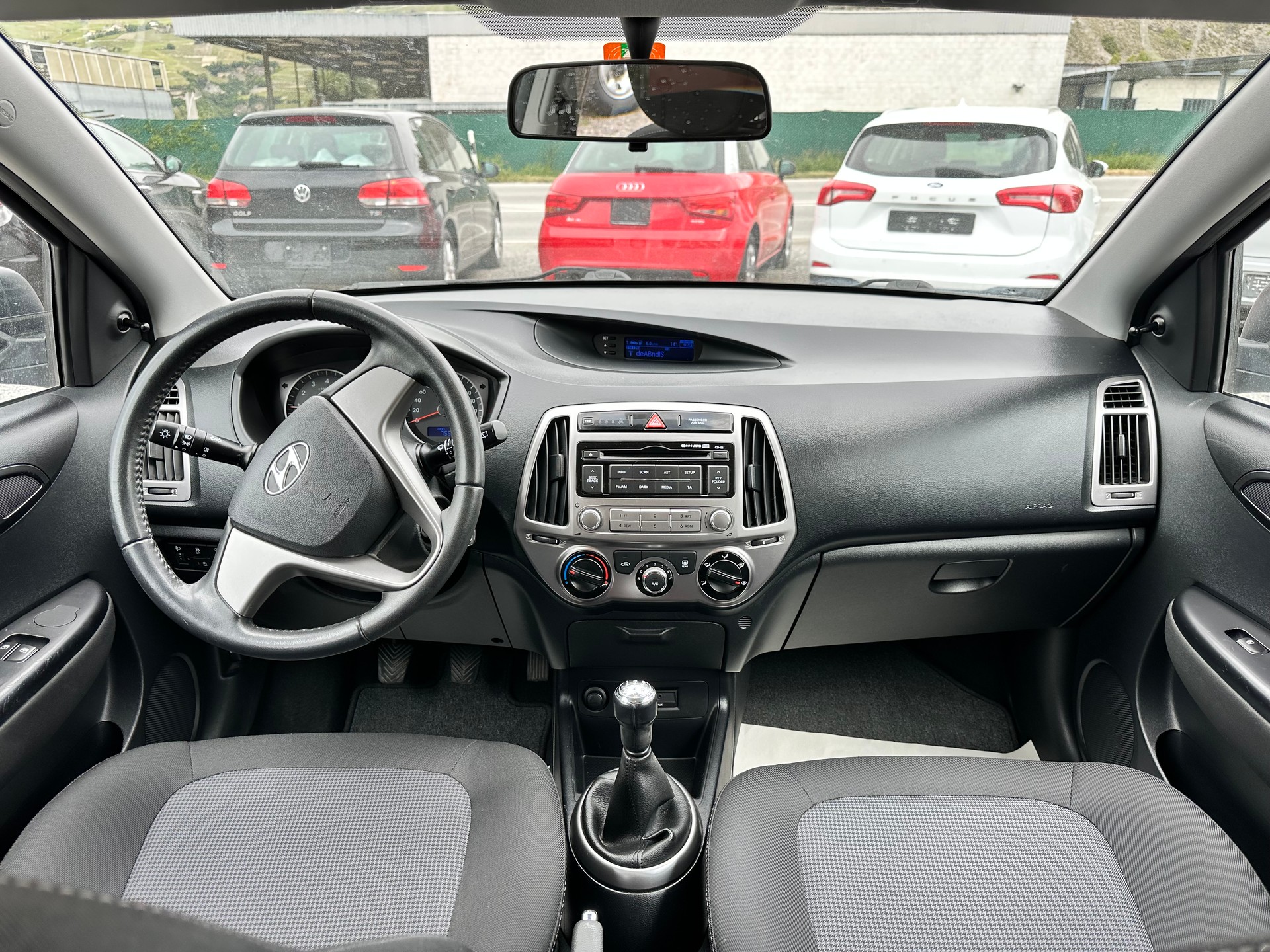 HYUNDAI i20 1.2 Comfort-image-10