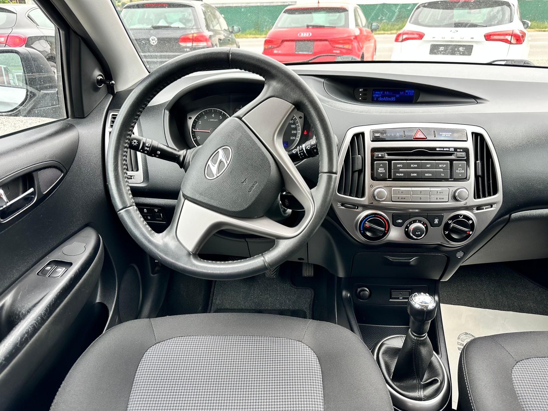 HYUNDAI i20 1.2 Comfort-image-11