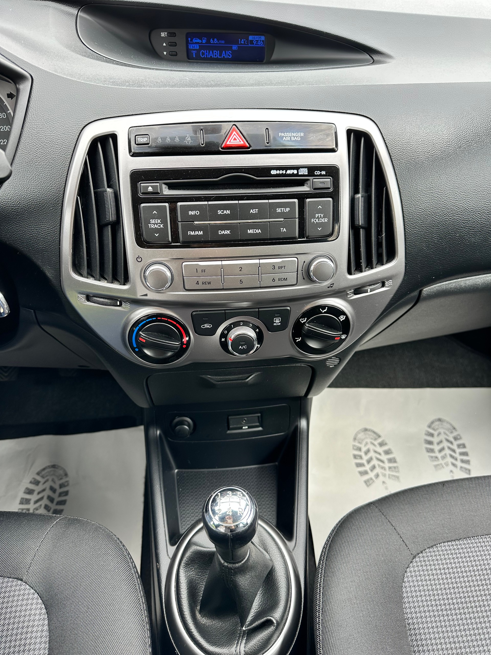 HYUNDAI i20 1.2 Comfort-image-14