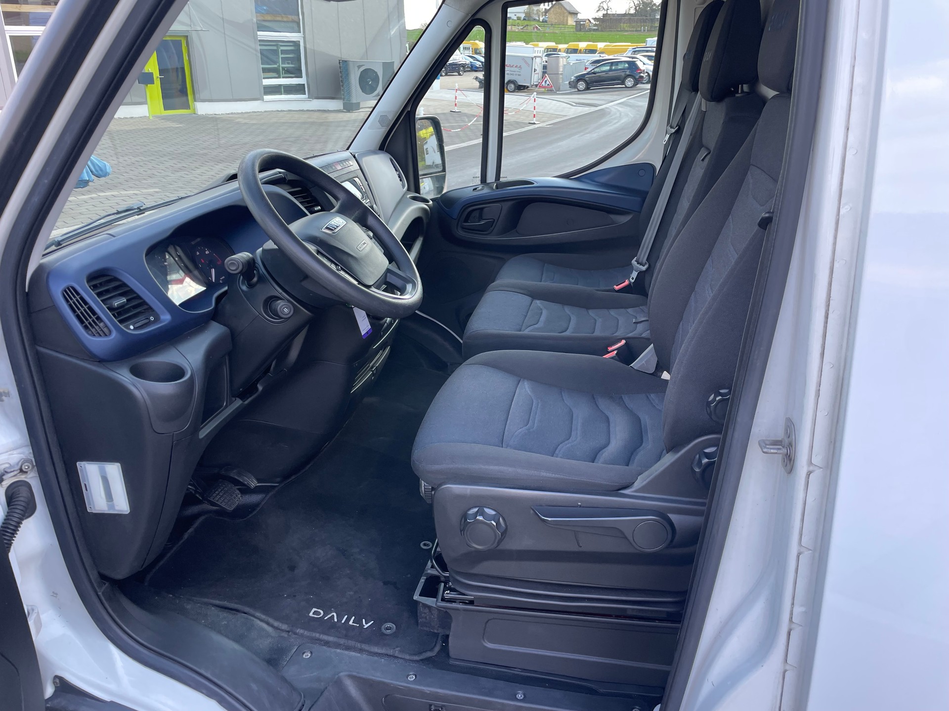 IVECO ***Frisch MFK***AUTOMAT***-image-10