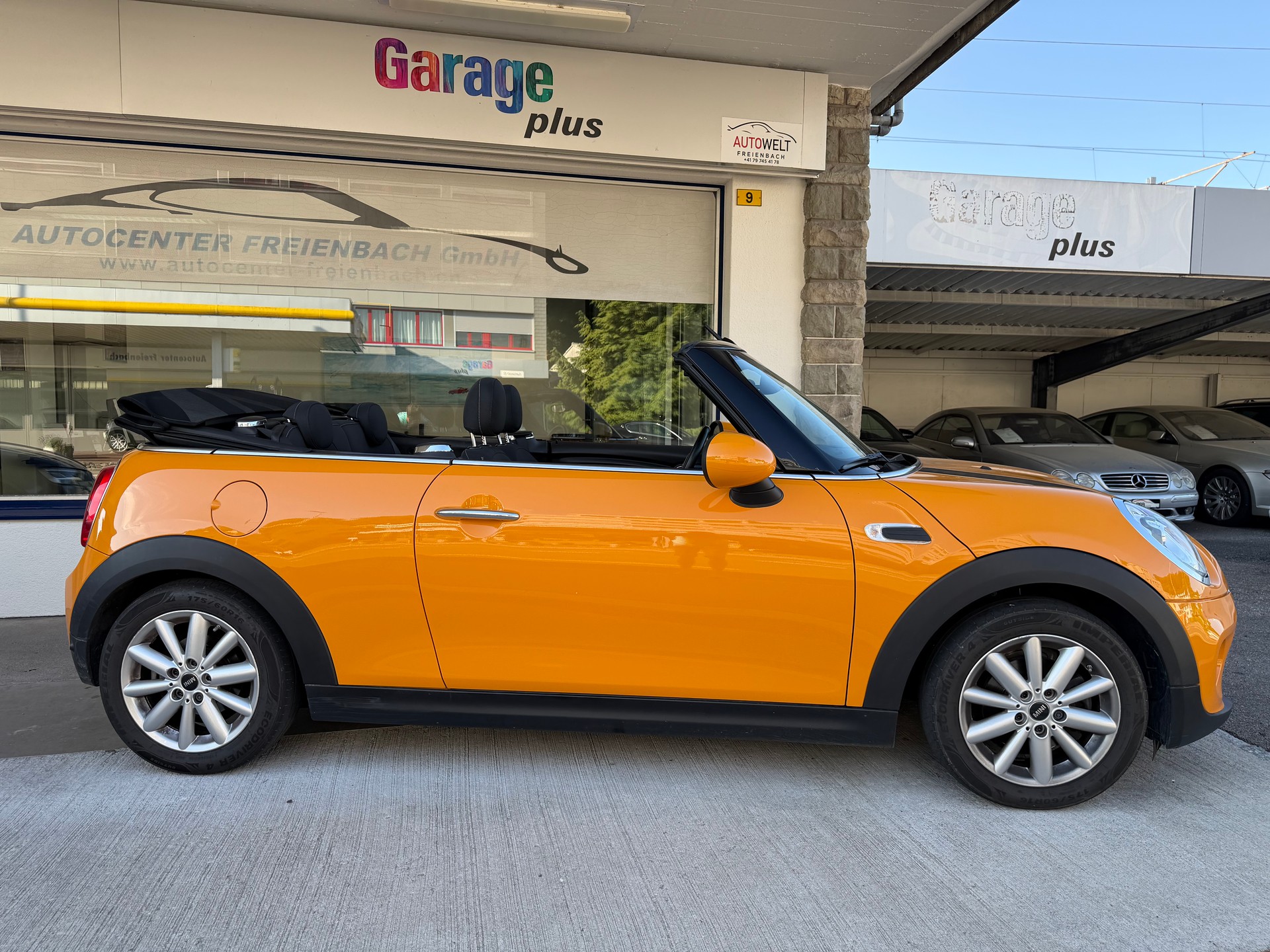 MINI One Cabriolet-image-3