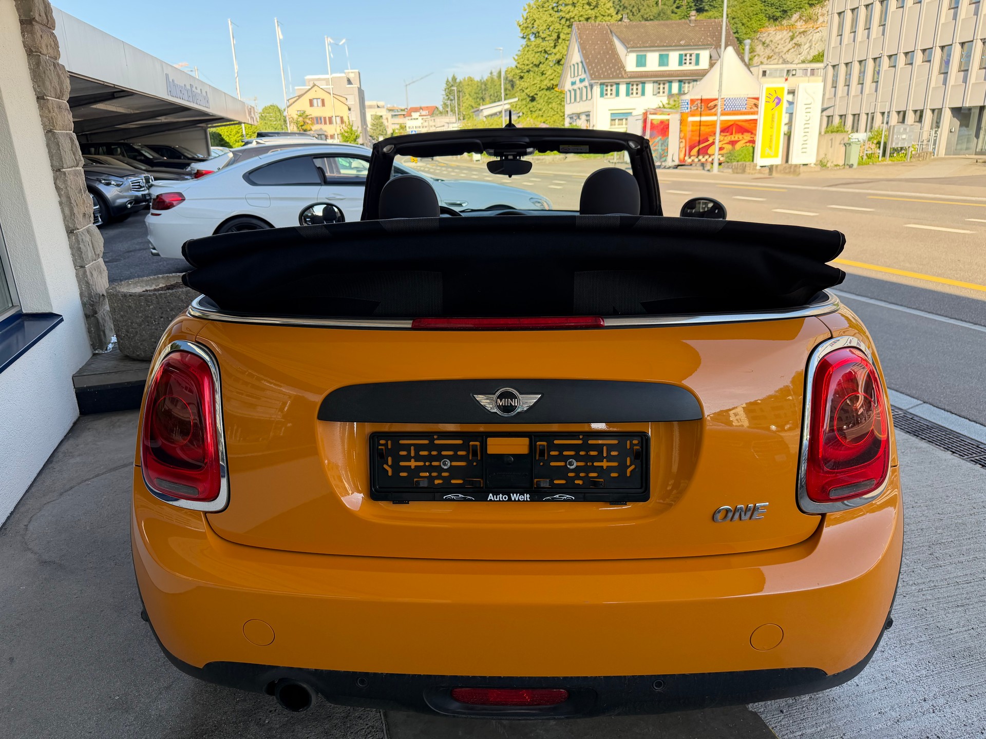 MINI One Cabriolet-image-5