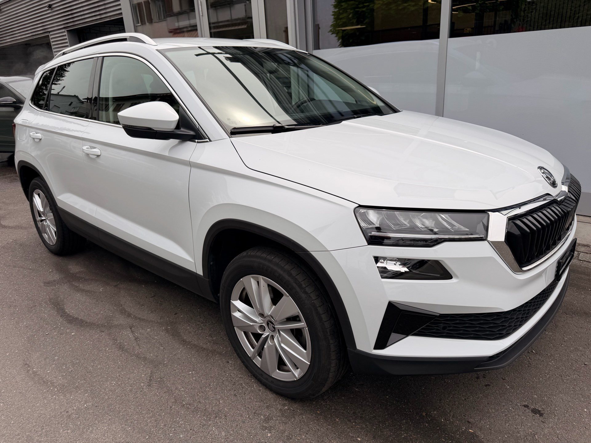 SKODA Karoq Selection *** ACC & RÜCKFAHRKAMERA ***-image-2