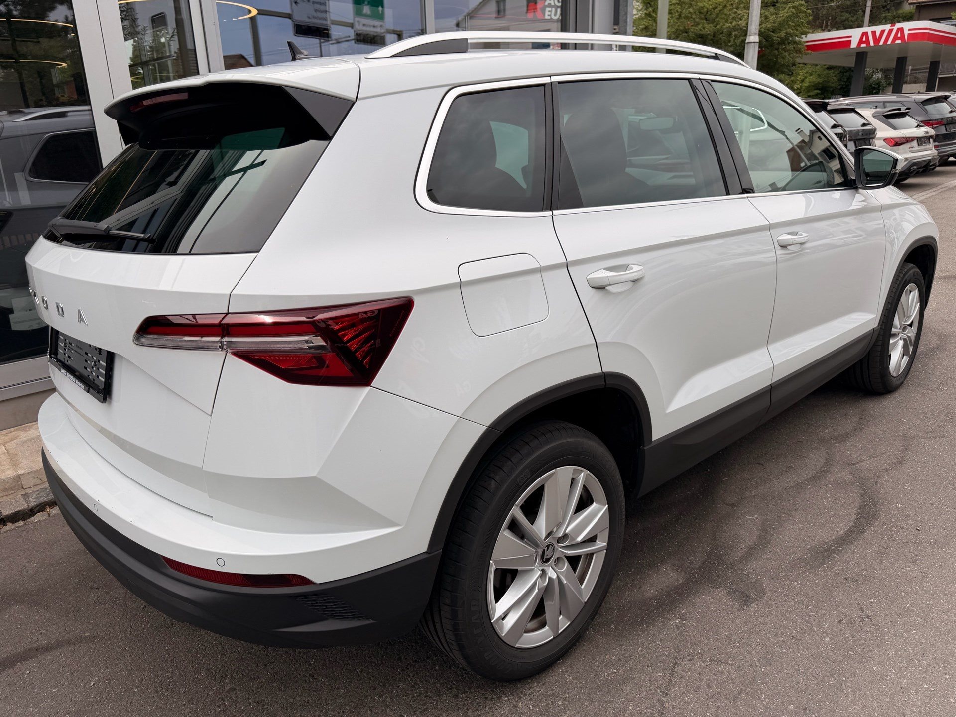 SKODA Karoq Selection *** ACC & RÜCKFAHRKAMERA ***-image-3