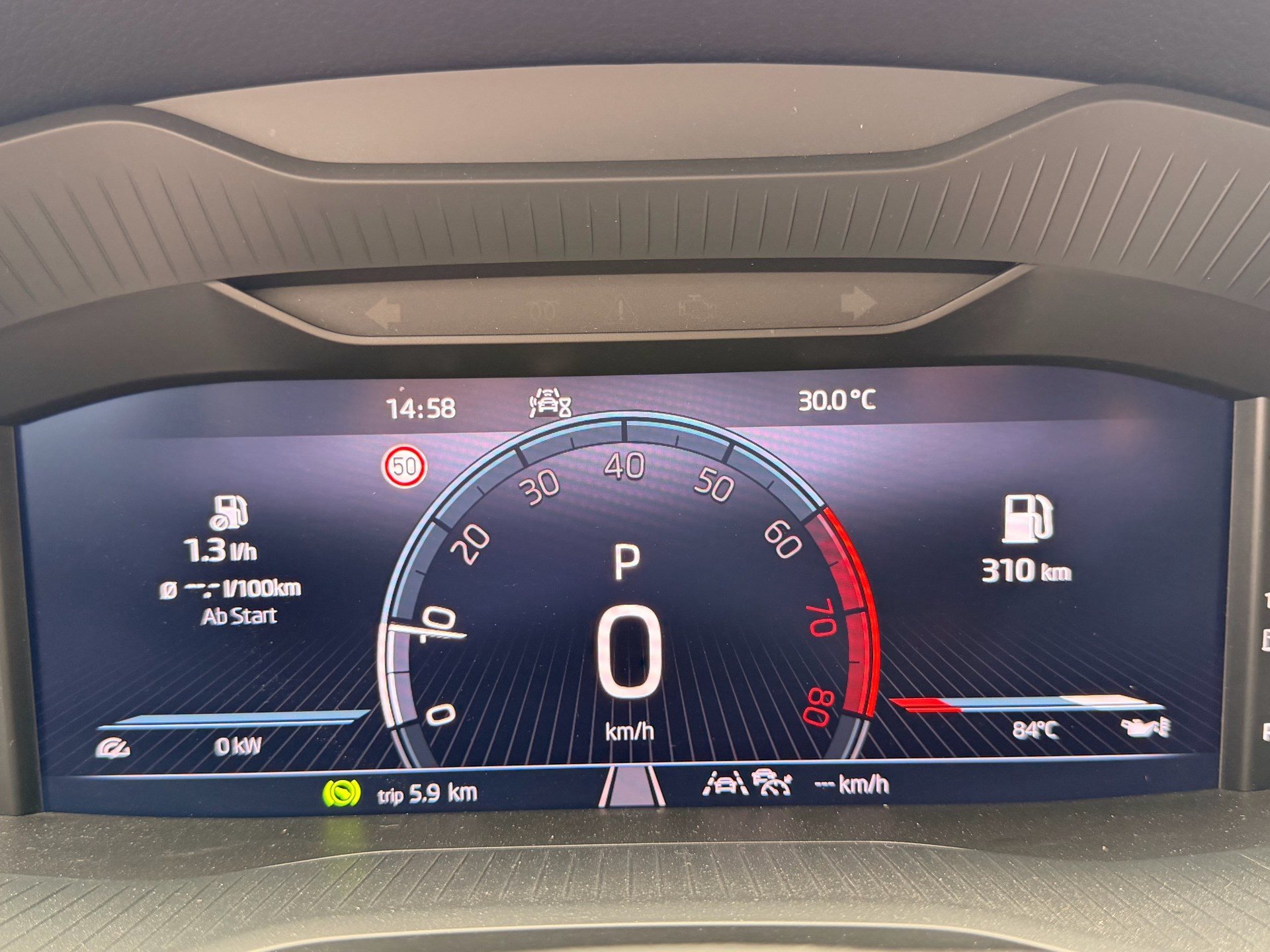 SKODA Karoq Selection *** ACC & RÜCKFAHRKAMERA ***-image-10