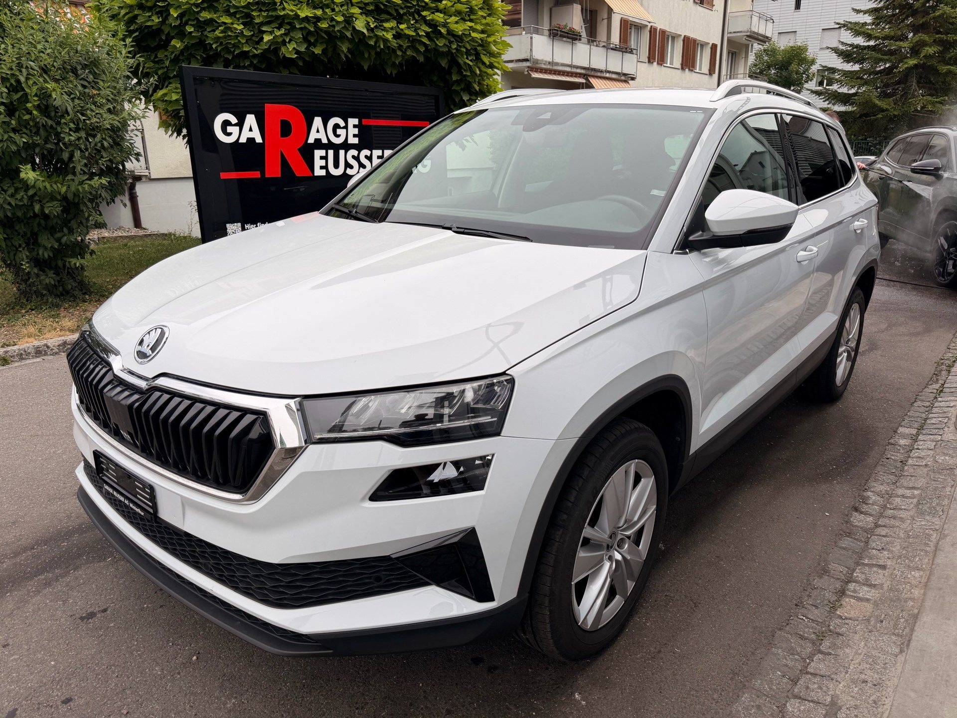 SKODA Karoq Selection *** ACC & RÜCKFAHRKAMERA ***-image-0