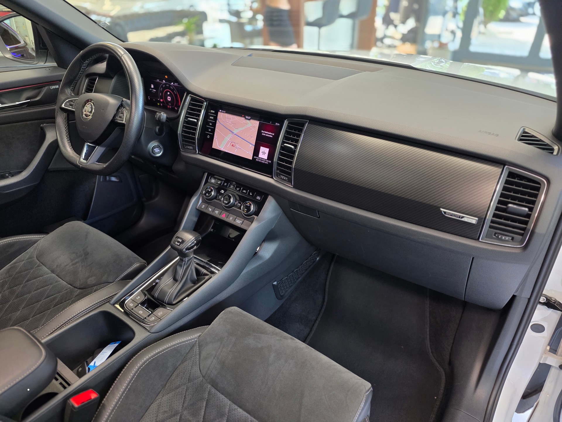 SKODA Kodiaq 2.0 TSI Sportline DSG-image-12
