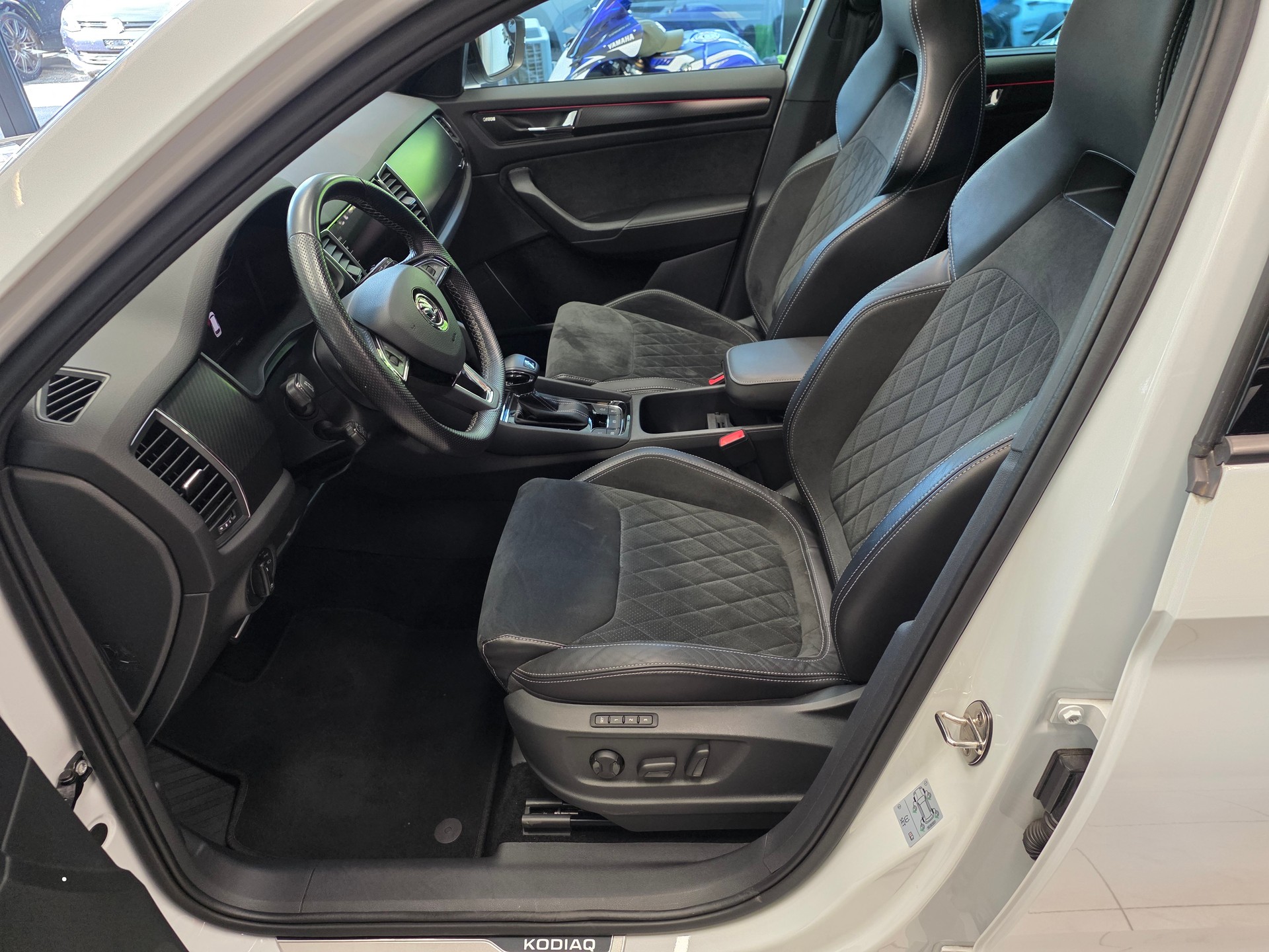 SKODA Kodiaq 2.0 TSI Sportline DSG-image-3