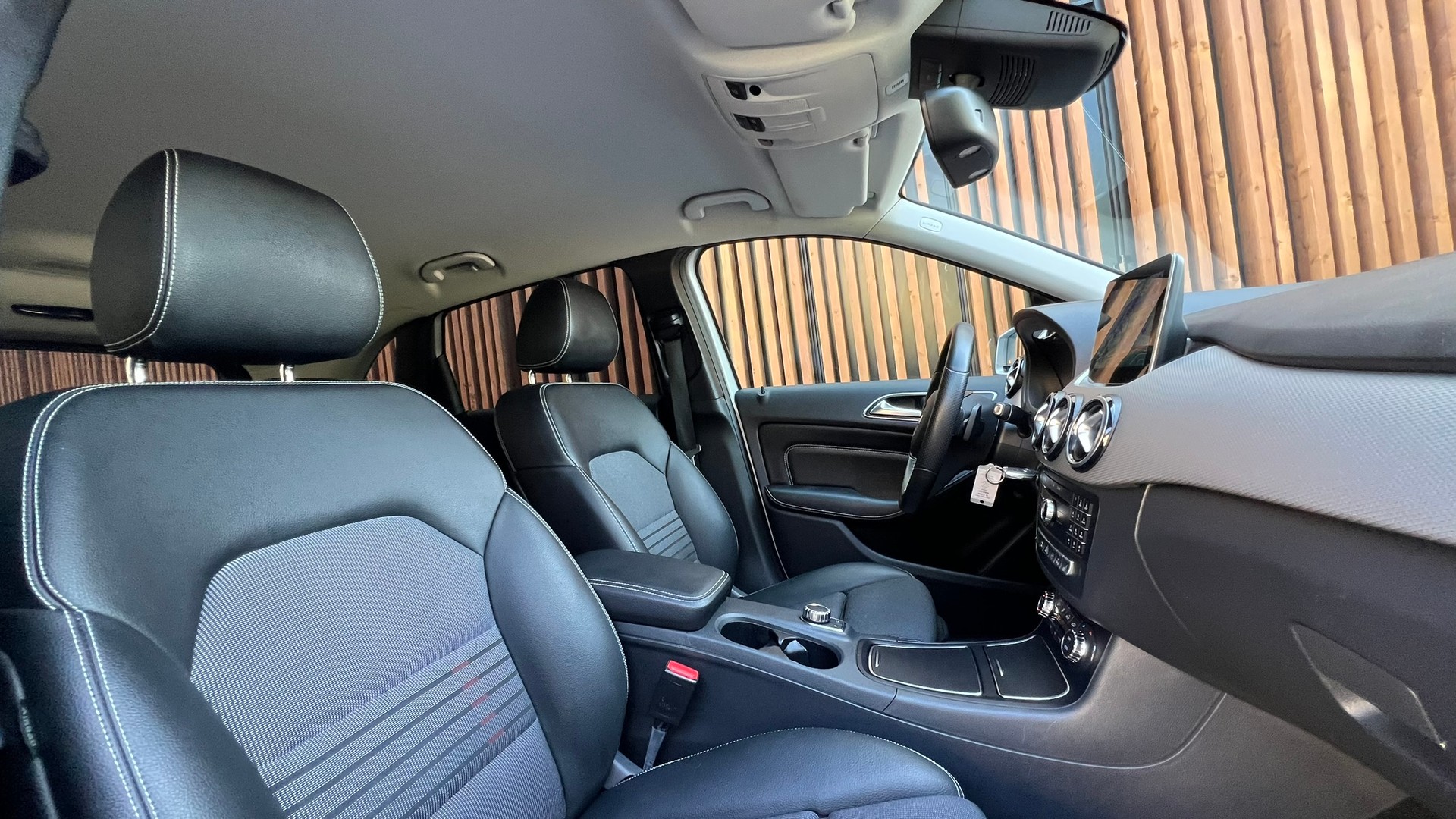 MERCEDES-BENZ B 200 CDI 7G-DCT SPORT l 136 PS-image-22