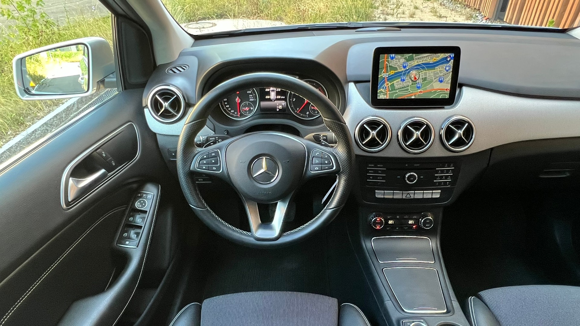 MERCEDES-BENZ B 200 CDI 7G-DCT SPORT l 136 PS-image-19