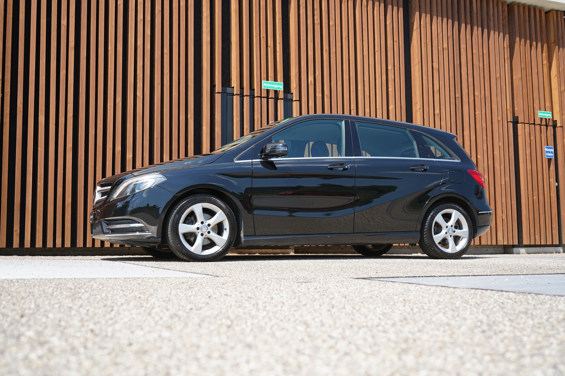 MERCEDES-BENZ B 200 CDI 7G-DCT SPORT l 136 PS-image-6