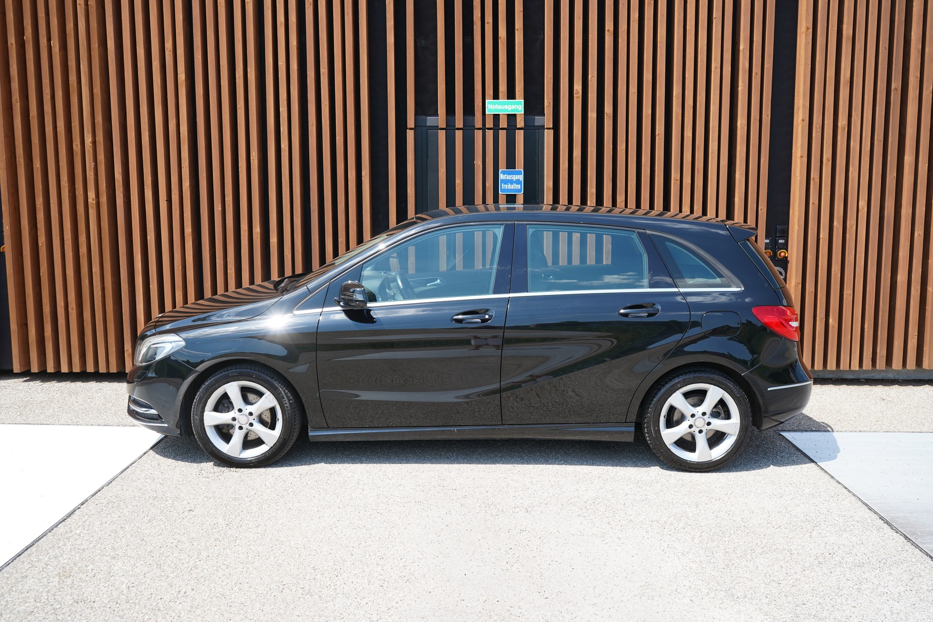 MERCEDES-BENZ B 200 CDI 7G-DCT SPORT l 136 PS-image-5