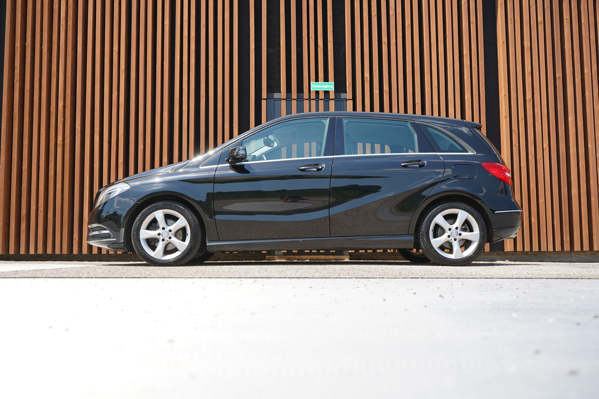 MERCEDES-BENZ B 200 CDI 7G-DCT SPORT l 136 PS-image-1
