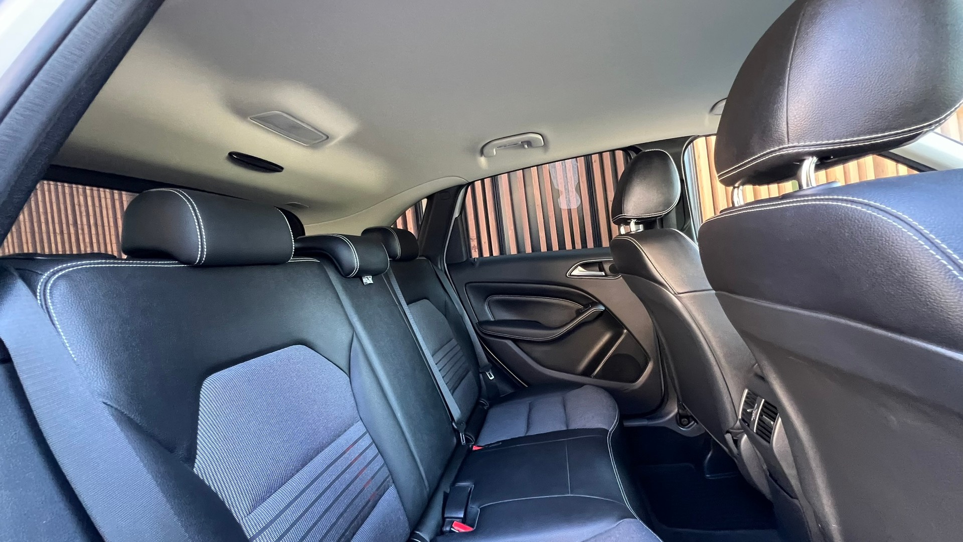 MERCEDES-BENZ B 200 CDI 7G-DCT SPORT l 136 PS-image-25