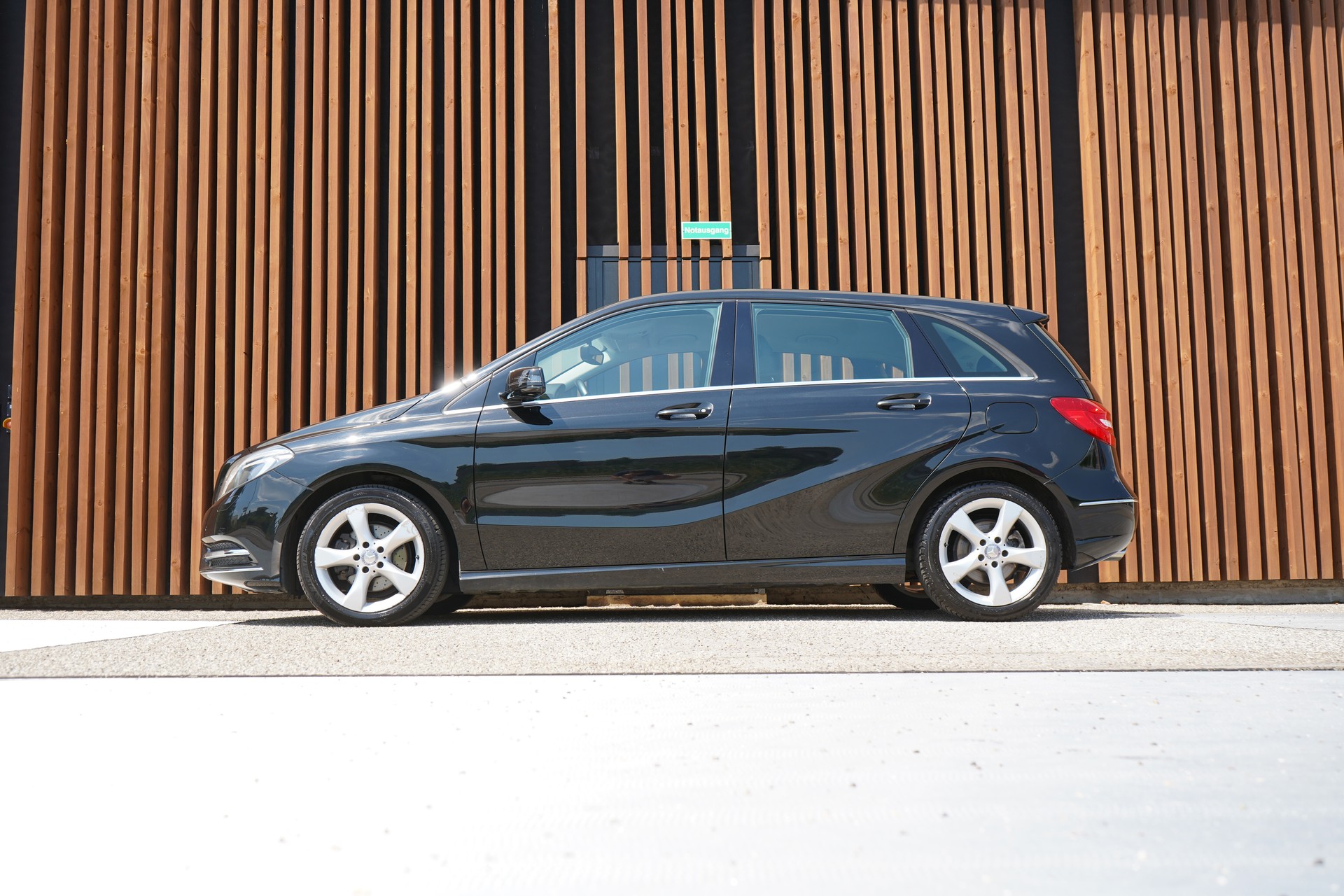 MERCEDES-BENZ B 200 CDI 7G-DCT SPORT l 136 PS-image-3