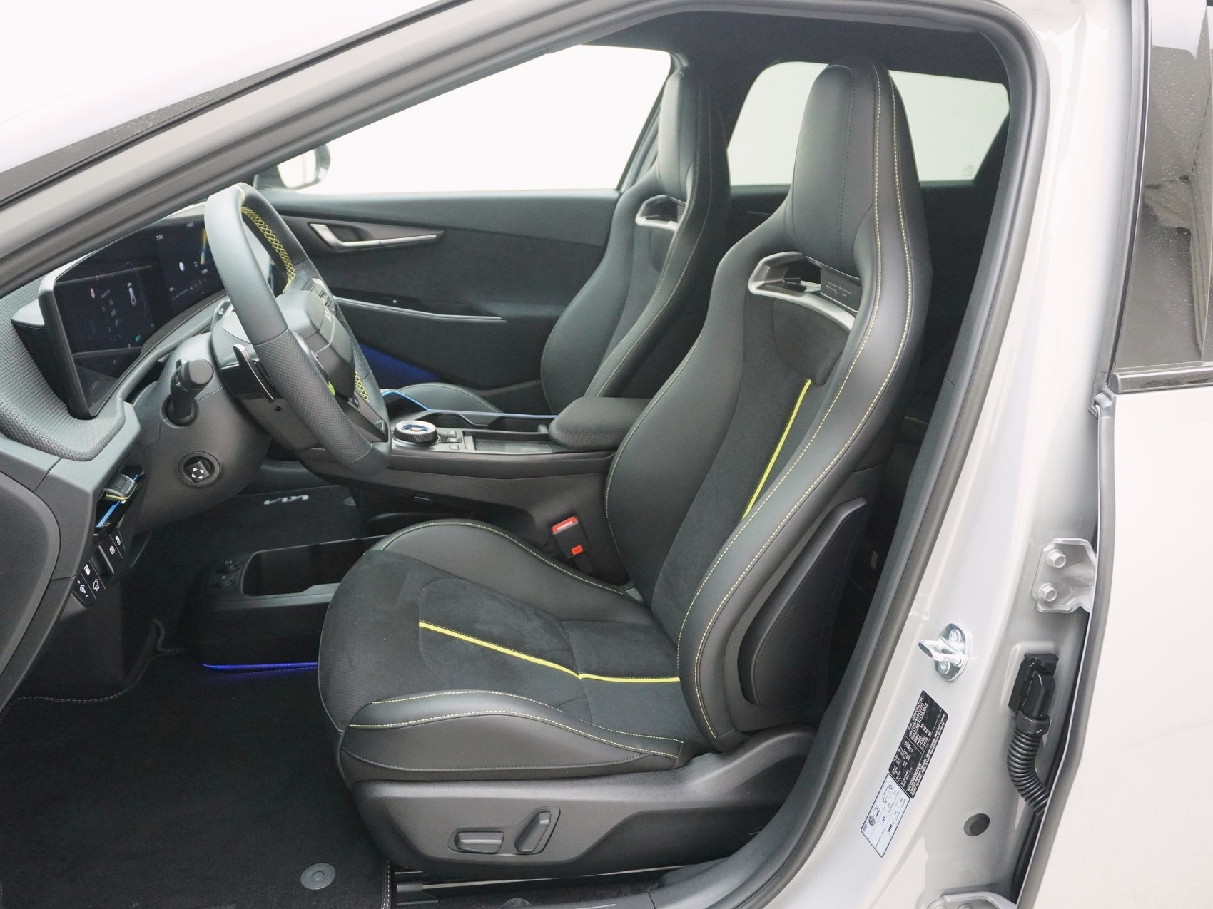KIA EV6 84 kWh GT 4x4-image-12