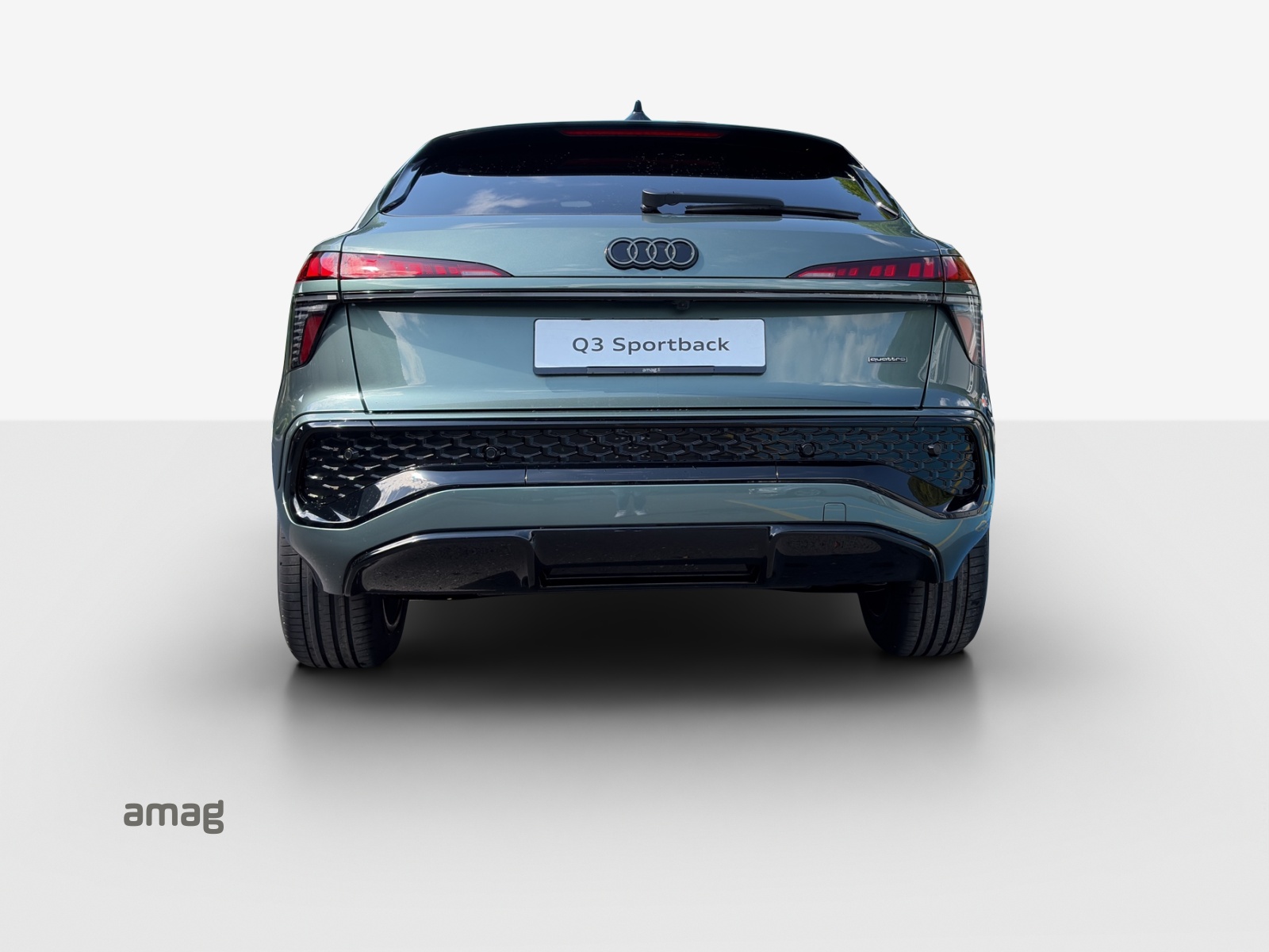 AUDI Q3 Sportback TFSI quattro 195 kW S tronic-image-3