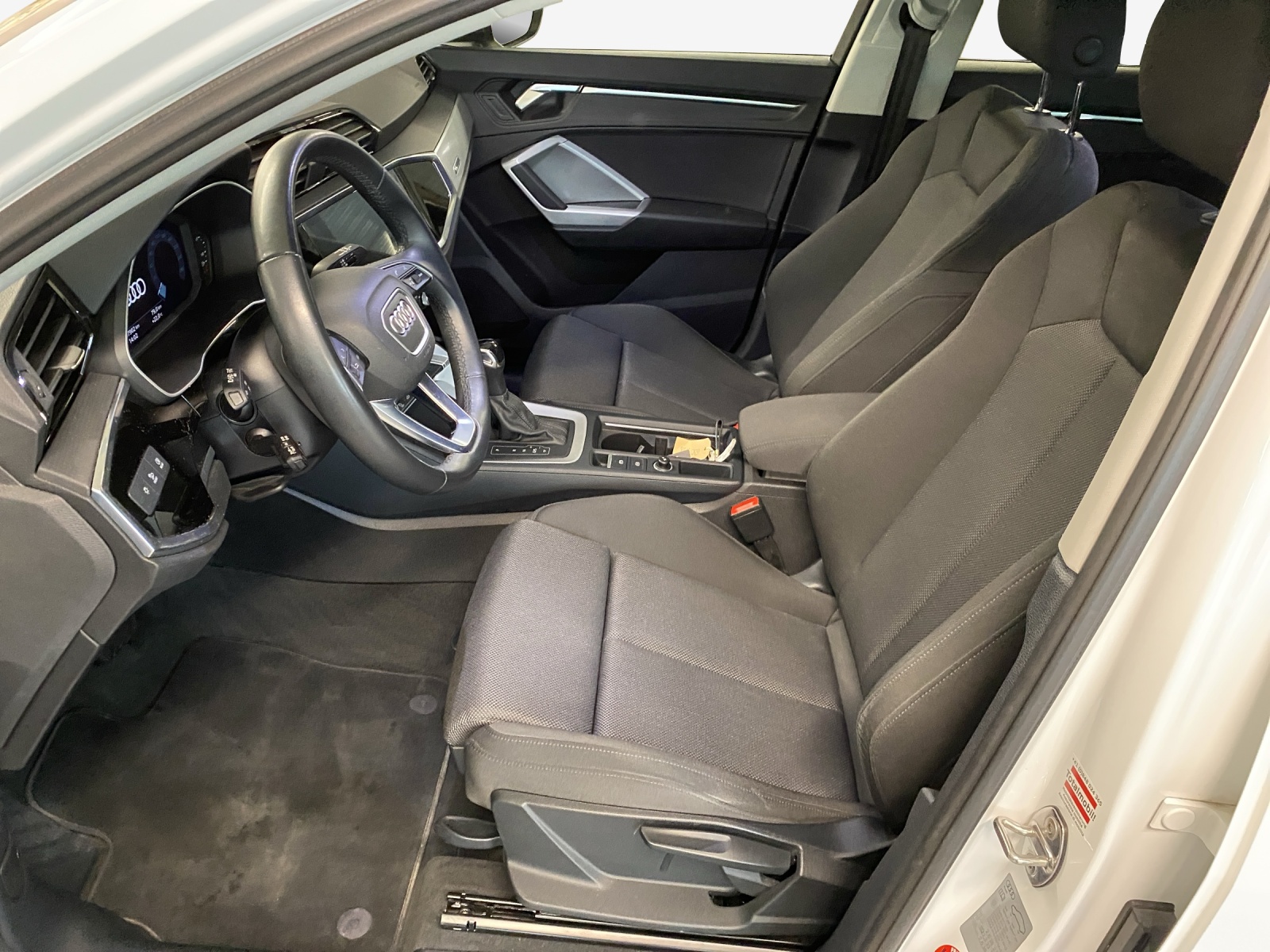 AUDI Q3 Sportback 45 TFSI e Attraction S-tronic-image-8