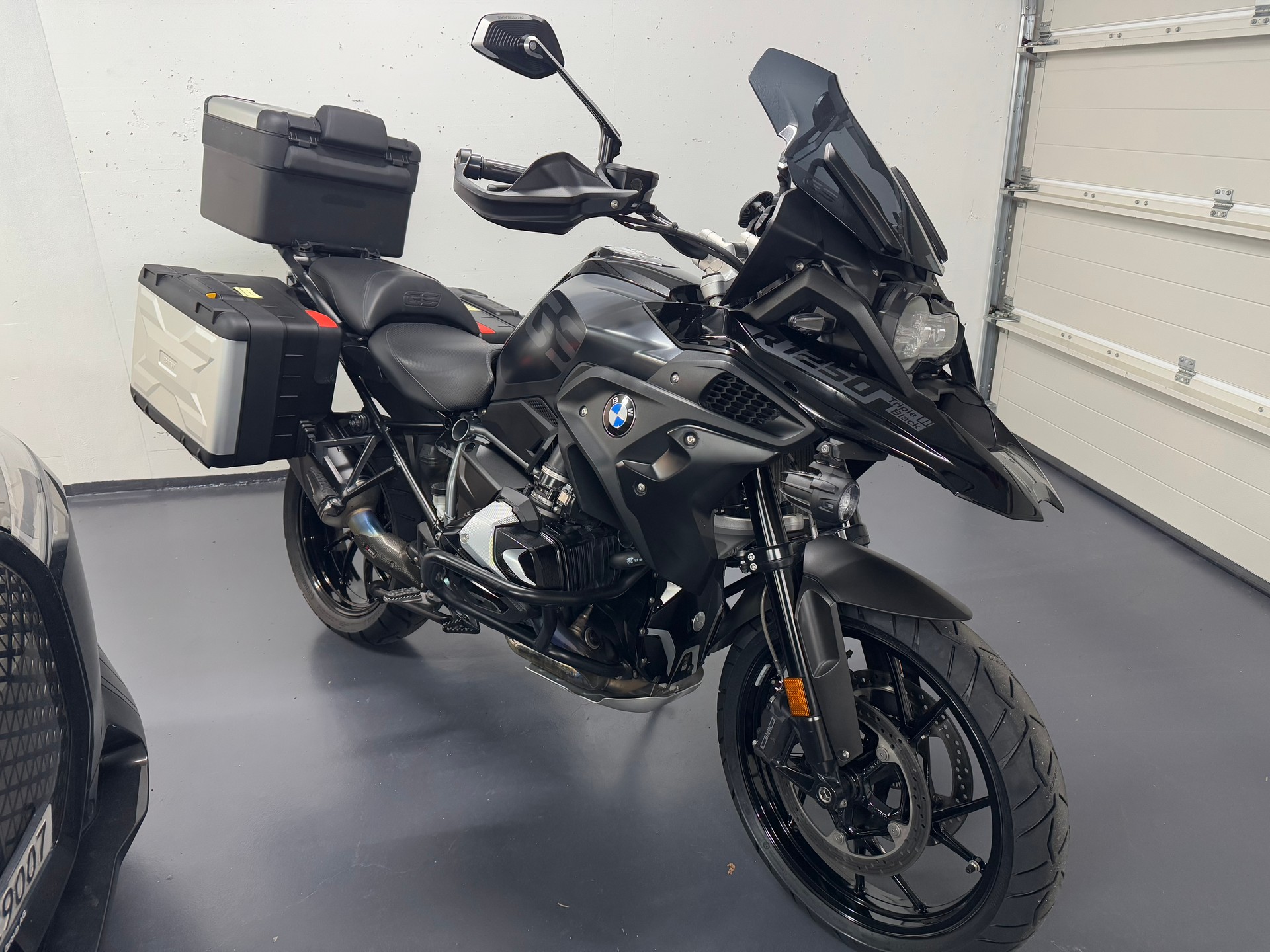 BMW R 1250 GS-image-2