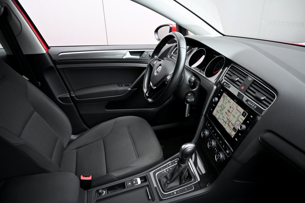 VW Golf Variant 2.0 TDI Comfortline DSG-image-6