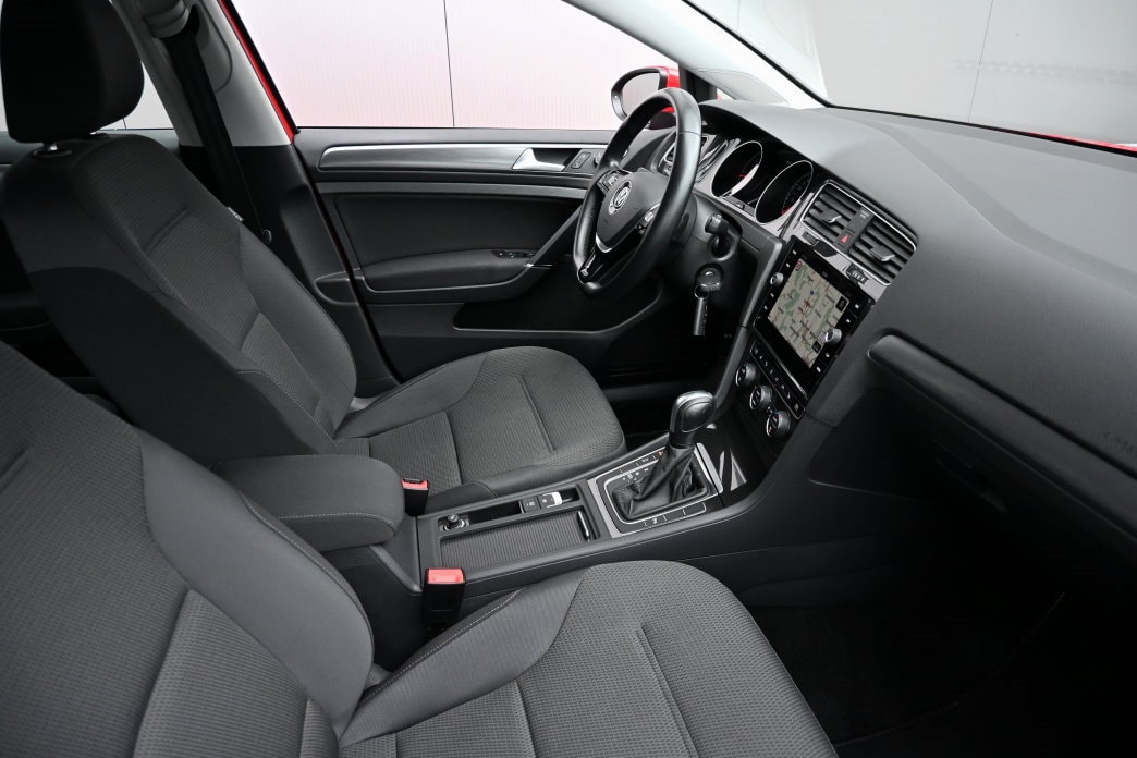 VW Golf Variant 2.0 TDI Comfortline DSG-image-4