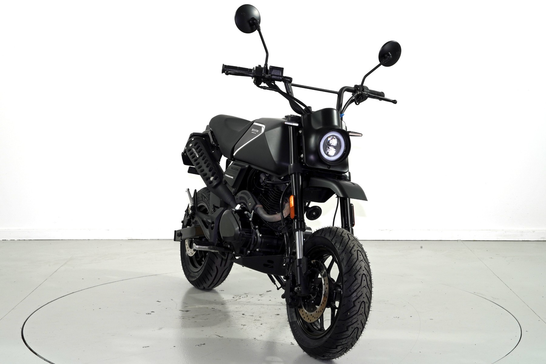 BRIXTON Crossfire 125 XS-showroom-element-1