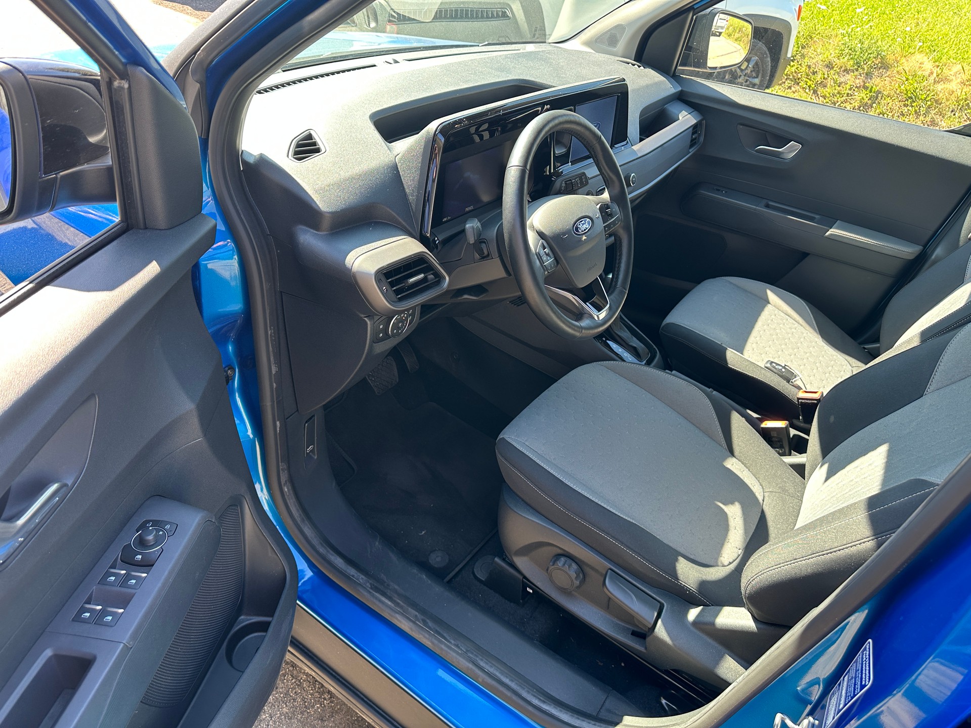 FORD Tourneo Courier 1.0 EcoBoost Titanium Automat-image-5