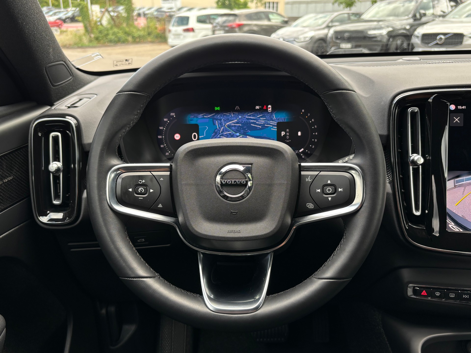 VOLVO XC40 2.0 B4 MH Plus Dark AWD-image-17