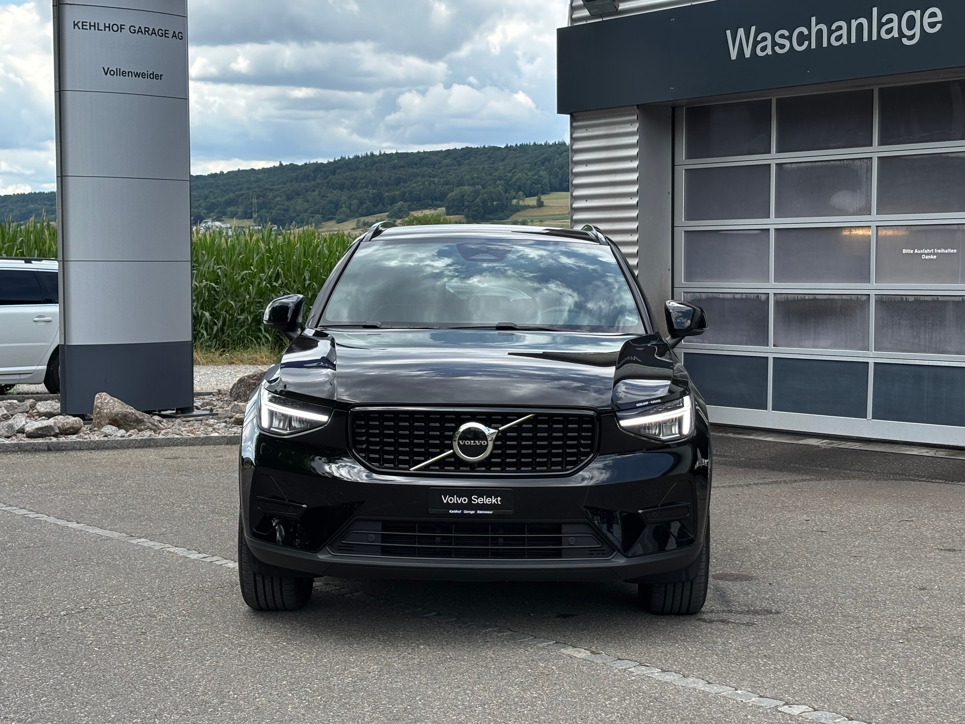VOLVO XC40 2.0 B4 MH Plus Dark AWD-image-7